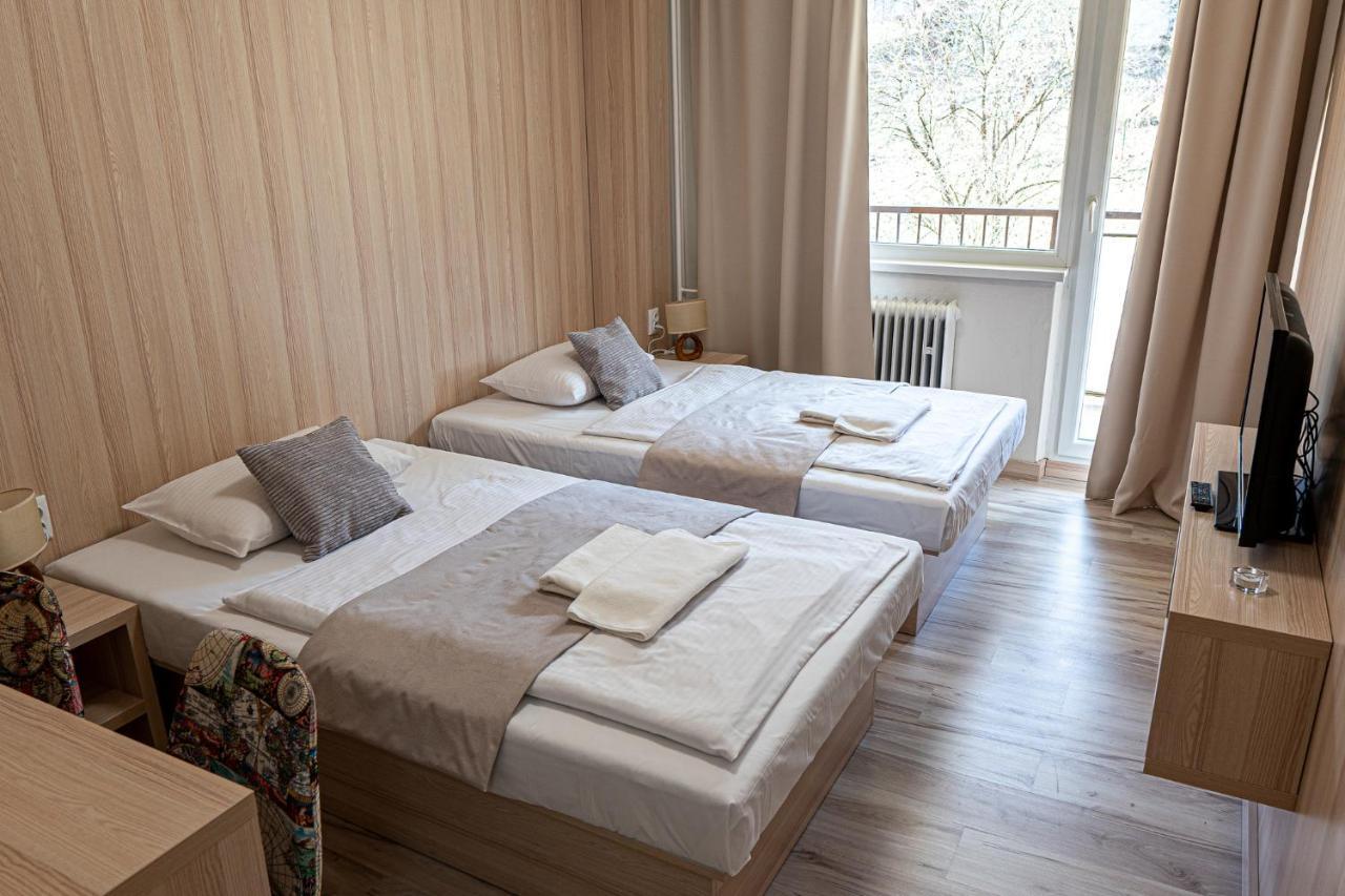 Hotel Garni Považská Bystrica Esterno foto