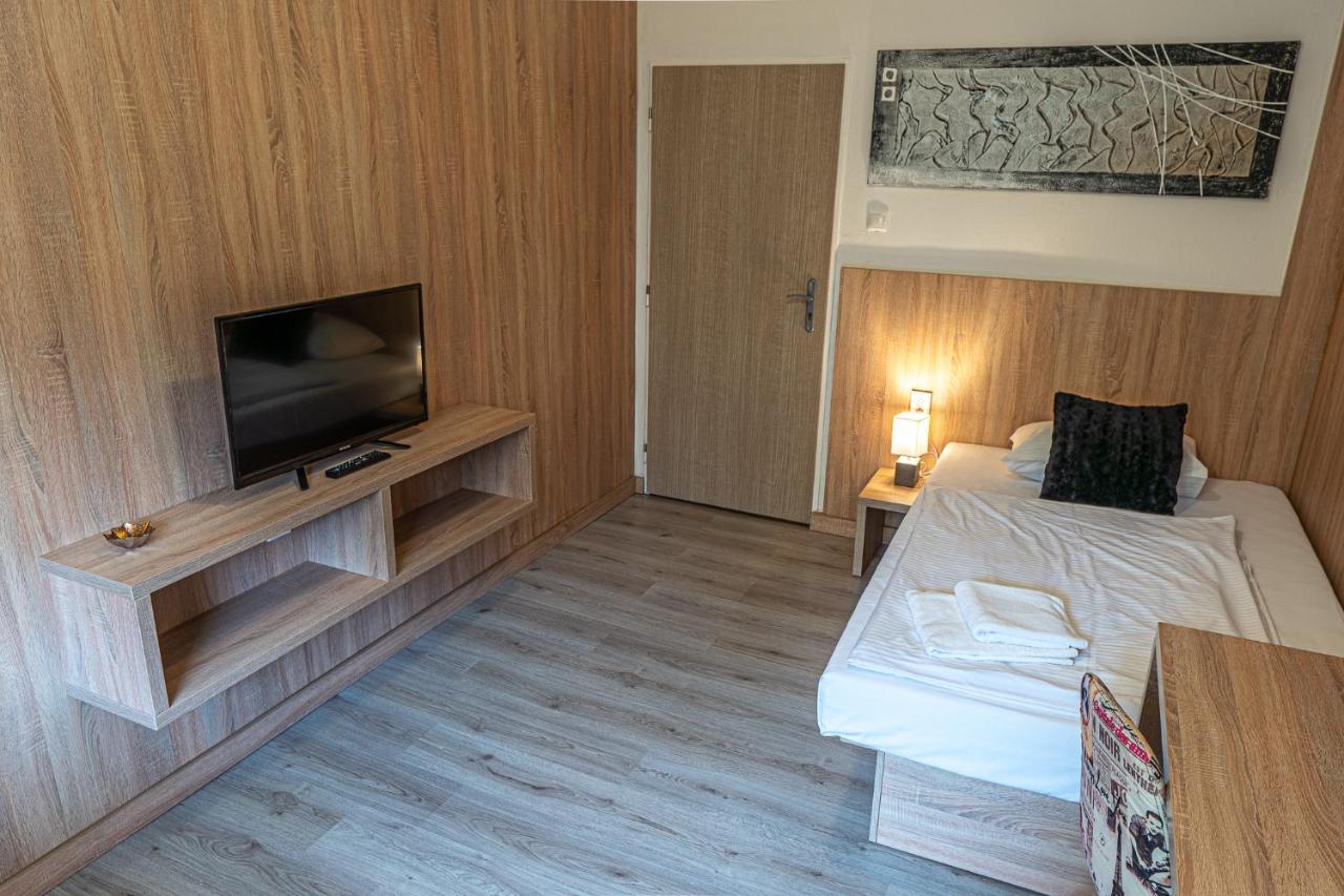 Hotel Garni Považská Bystrica Esterno foto