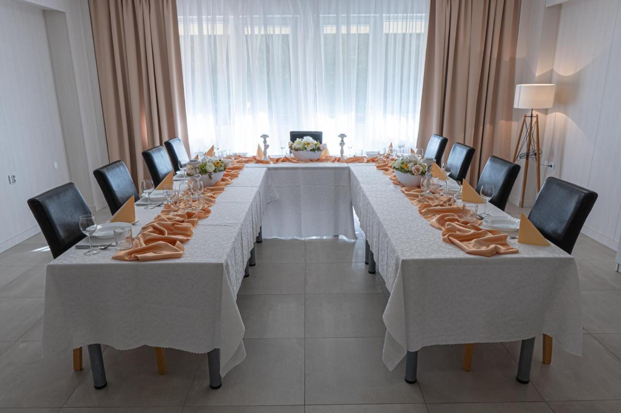 Hotel Garni Považská Bystrica Esterno foto