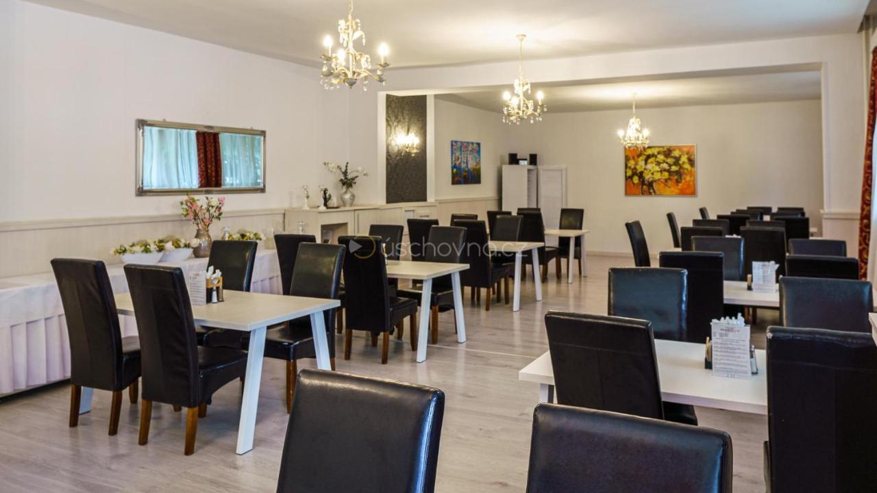 Hotel Garni Považská Bystrica Esterno foto