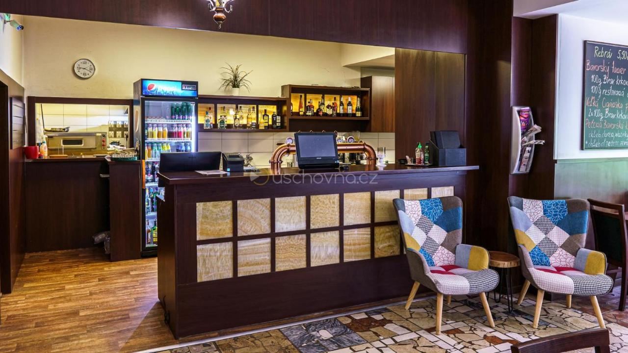 Hotel Garni Považská Bystrica Esterno foto