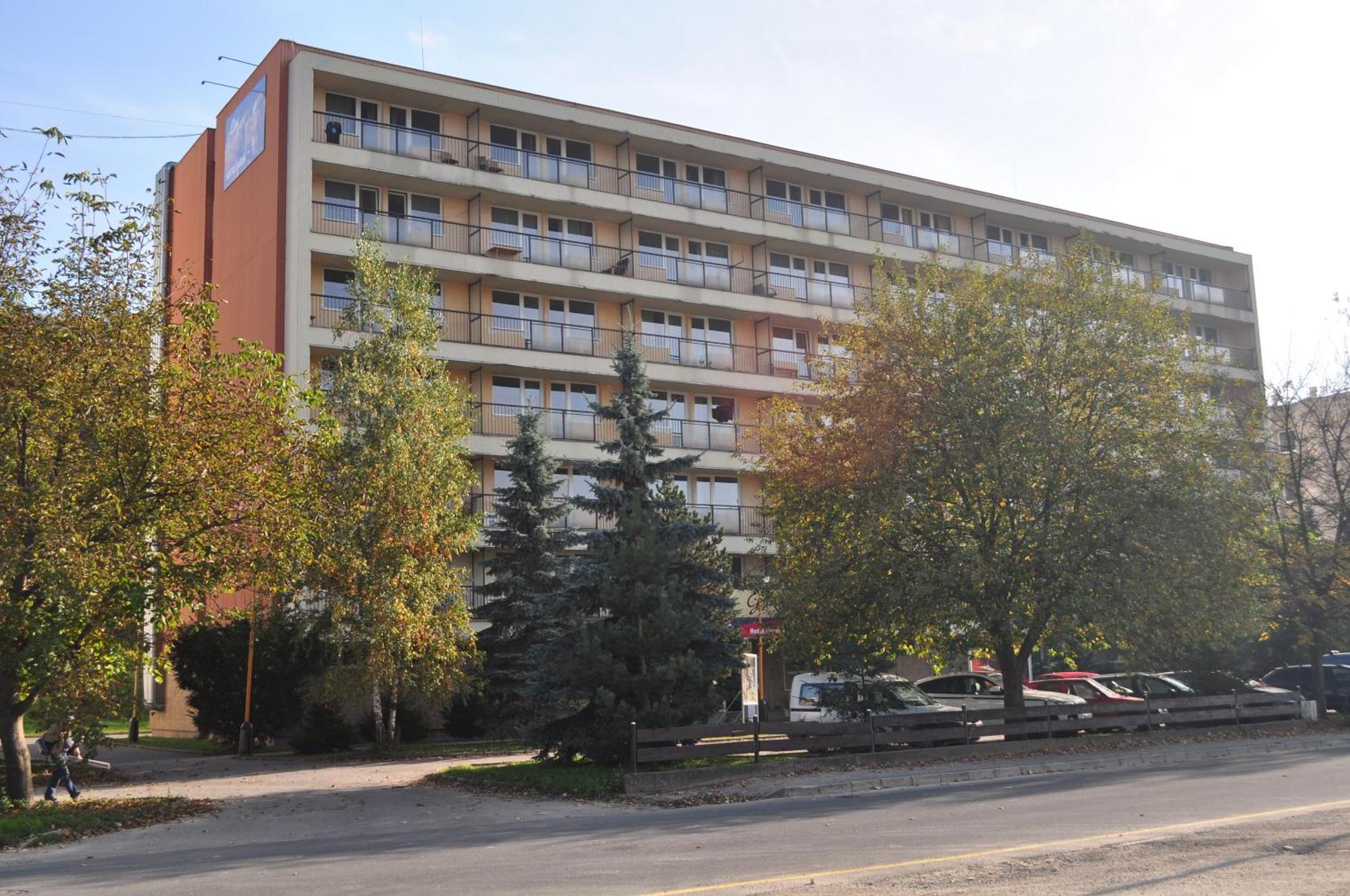 Hotel Garni Považská Bystrica Esterno foto
