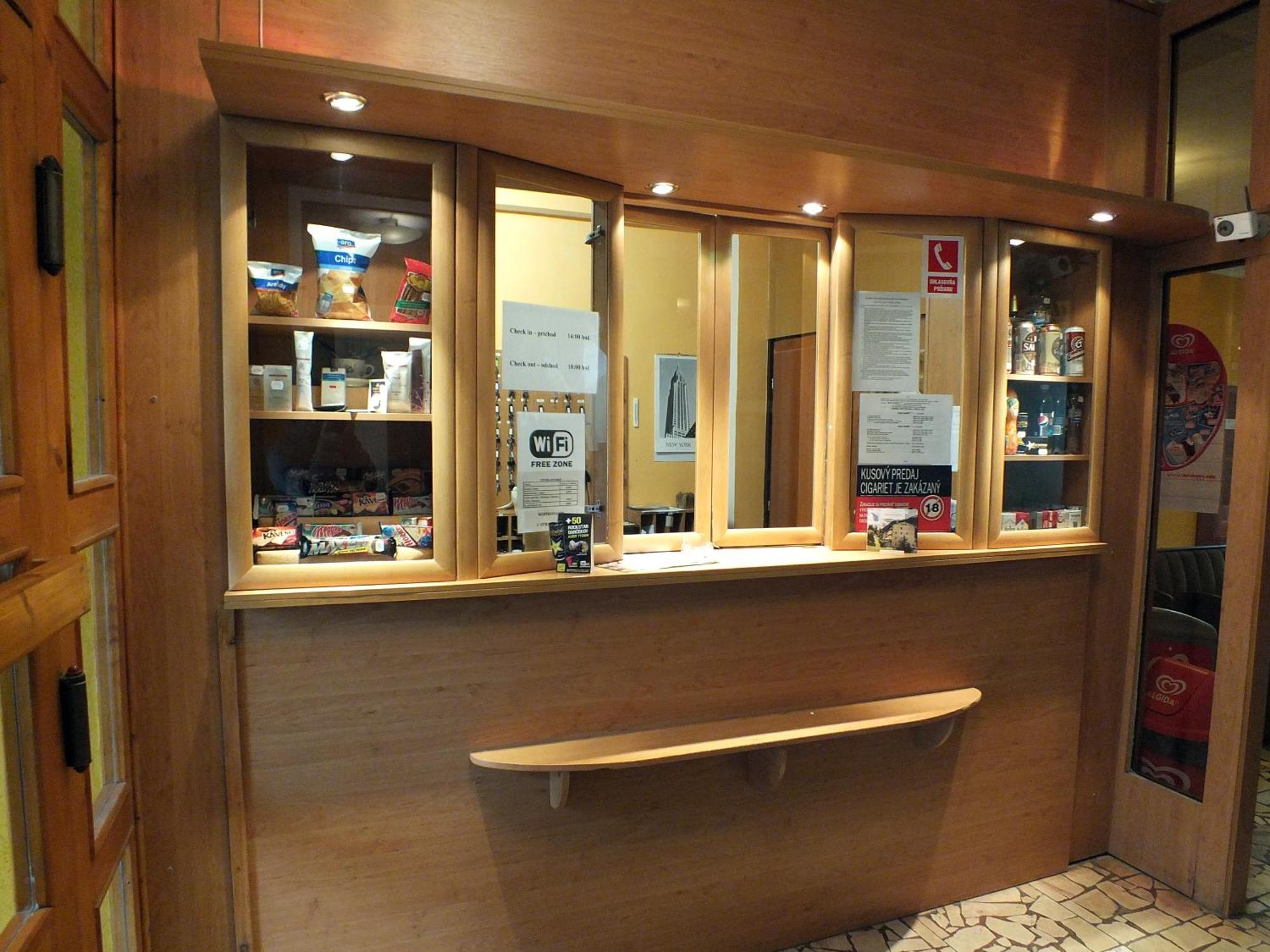 Hotel Garni Považská Bystrica Esterno foto