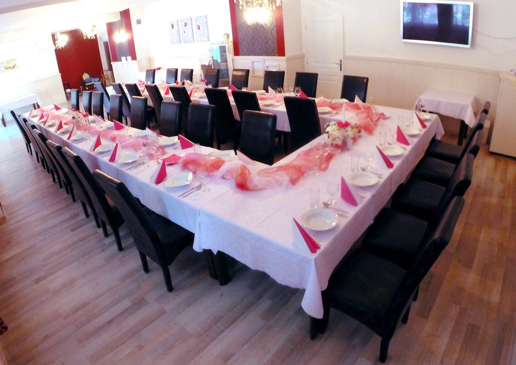 Hotel Garni Považská Bystrica Esterno foto