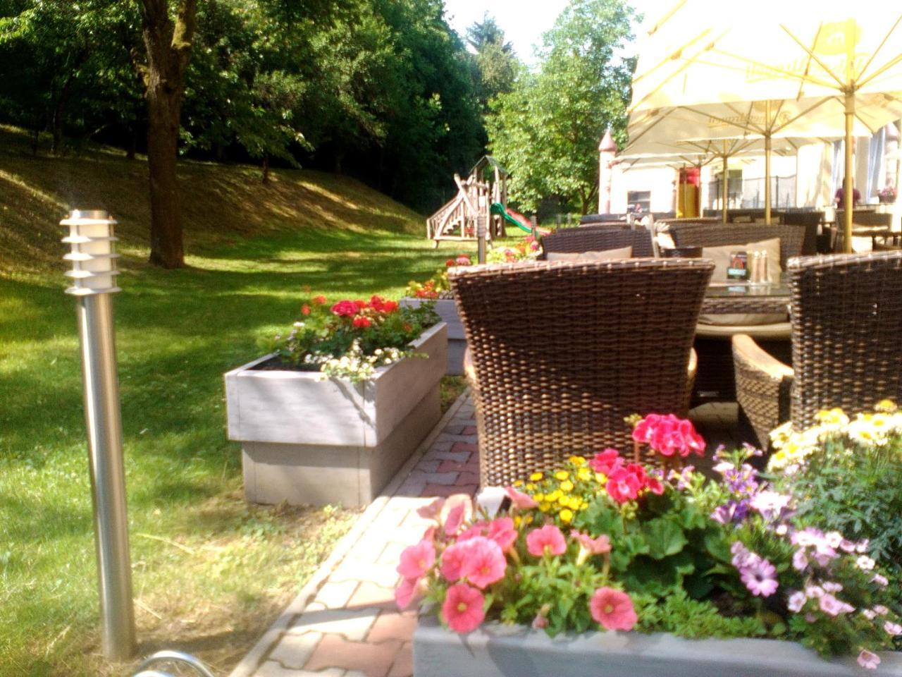Hotel Garni Považská Bystrica Esterno foto