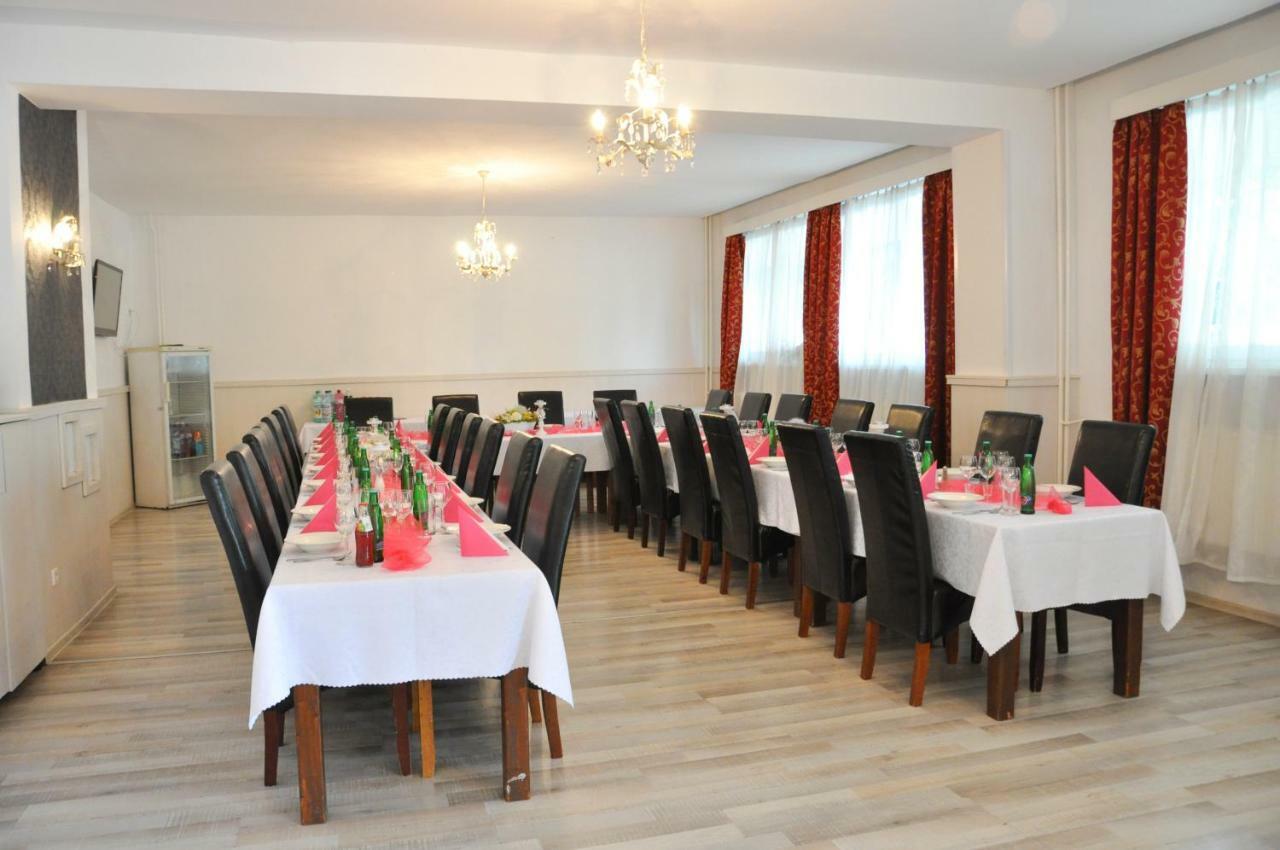 Hotel Garni Považská Bystrica Esterno foto