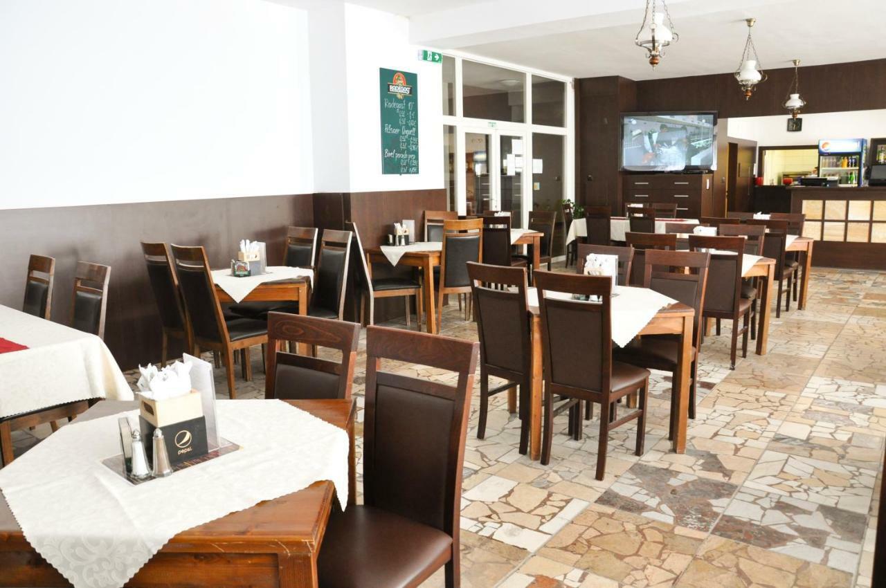 Hotel Garni Považská Bystrica Esterno foto