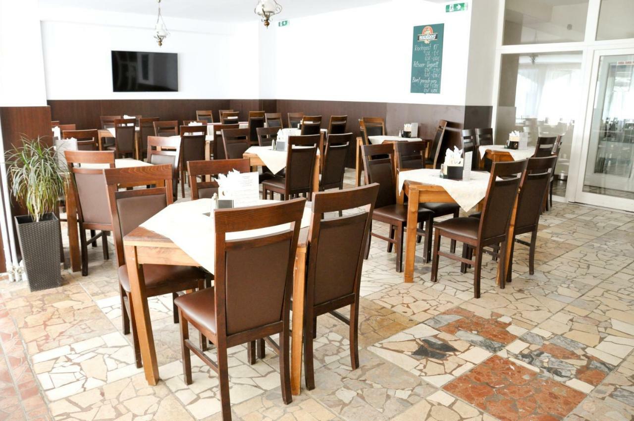 Hotel Garni Považská Bystrica Esterno foto